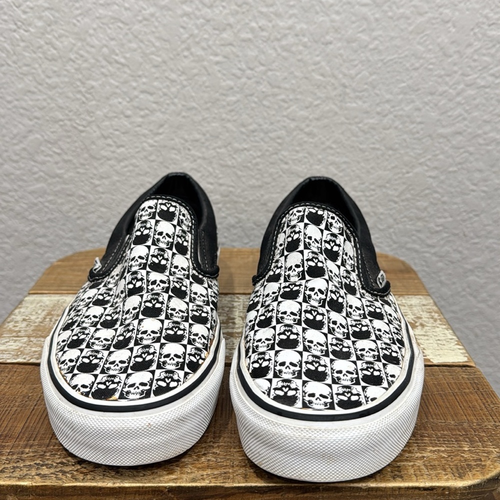 Vans Checkerboard Skulls Slip On Sneakers M 7  / W 8.5 - Picture 2 of 6